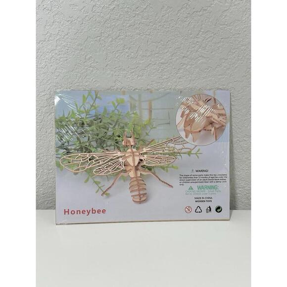 NEW 3D Wooden Insect Model Set of 6 Dragonfly Mantis Scorpion Bee Self Assembly - Picture 4 of 12